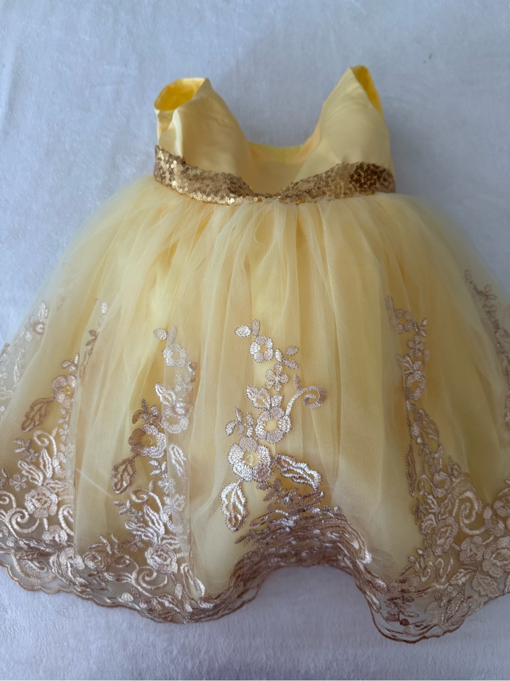 Little Girls Formal Yellow Dress with Hoop Size 4 New With Tags